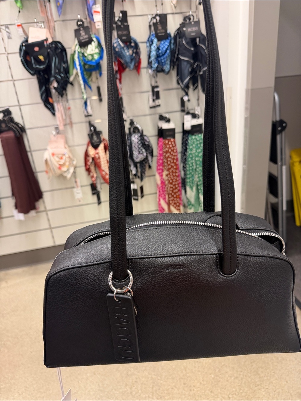 BAGGU Black Shoulder Bag